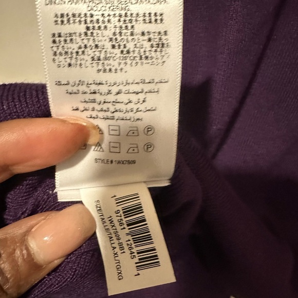 NWT BCBG GENERATION Asymmetrical cut out shoulder sweater - Picture 3 of 4